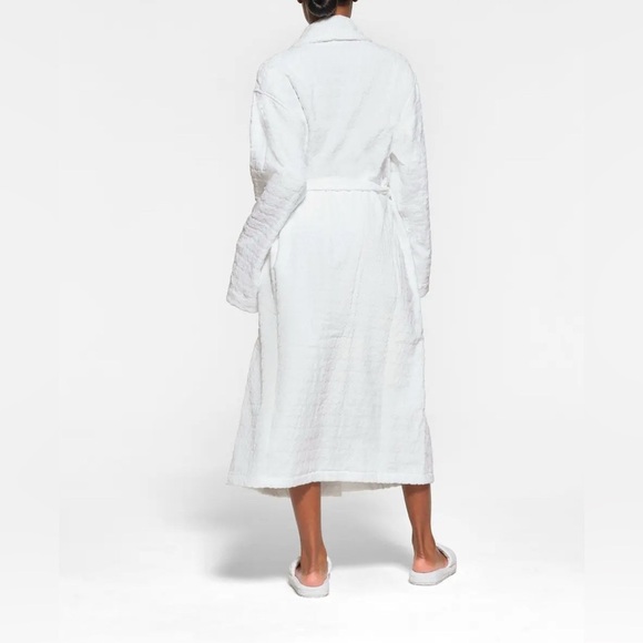 Skims Spa Robe - Picture 3 of 6